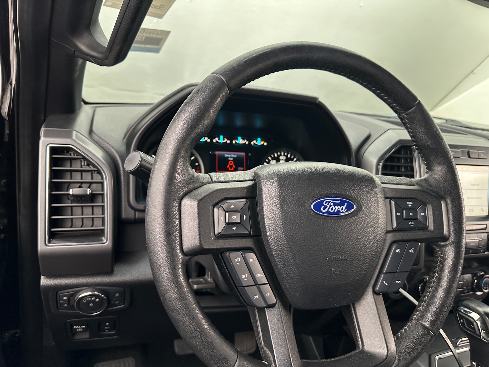 Thumbnail: 2019 Ford Econoline - 5