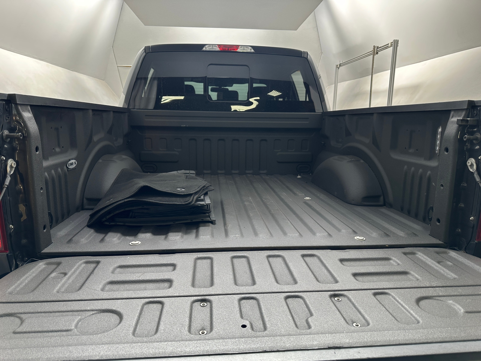 Thumbnail: 2019 Ford Econoline - 7