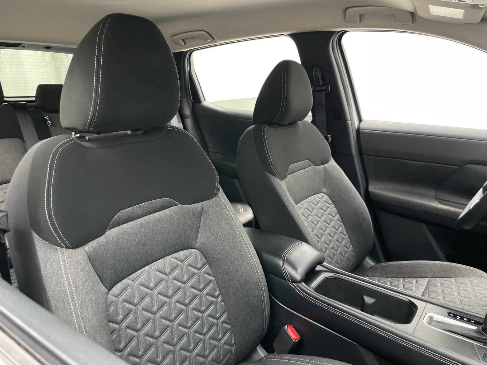 Thumbnail: 2025 Nissan Kicks - 2