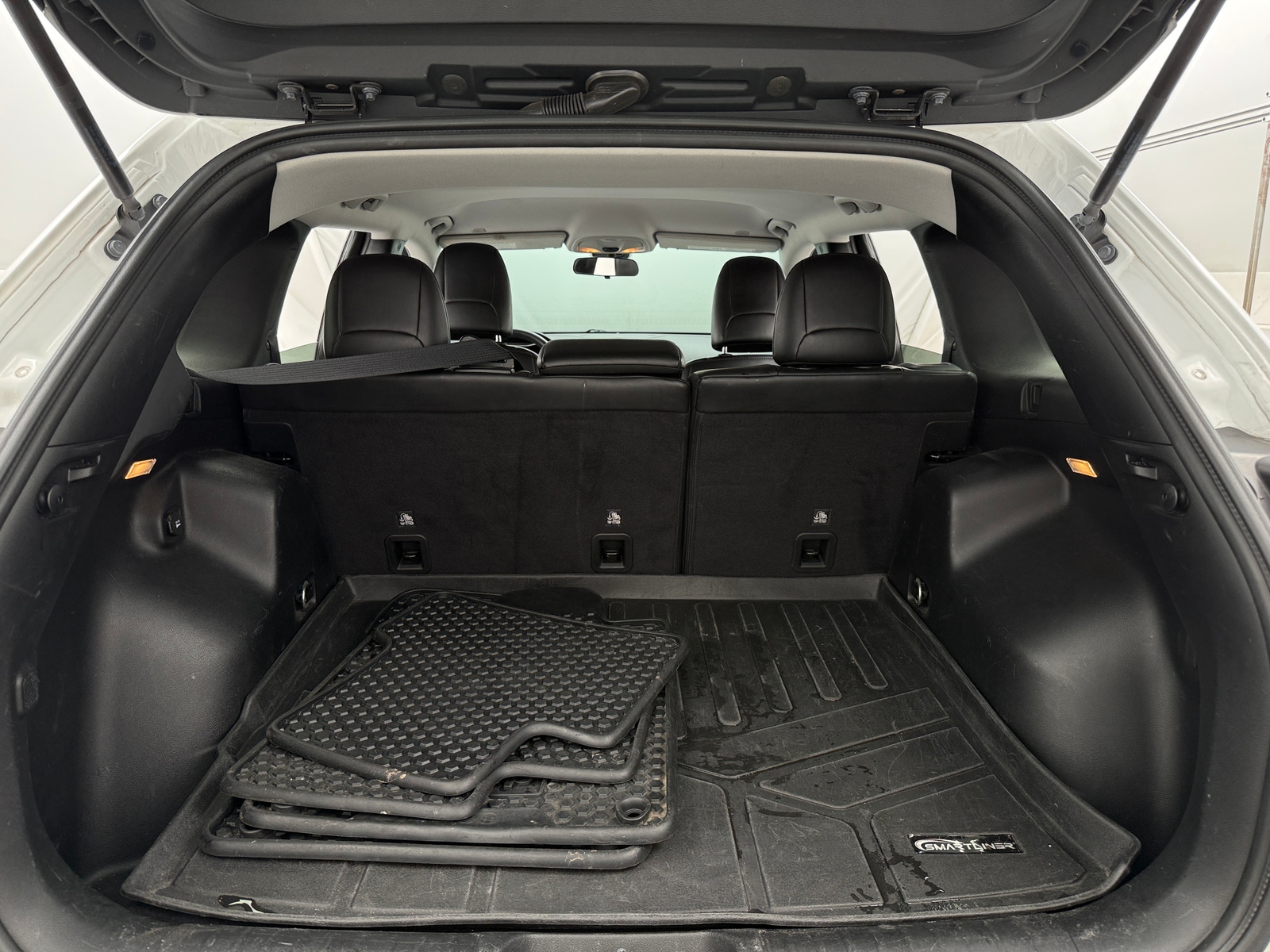 Thumbnail: 2019 Jeep Cherokee - 7