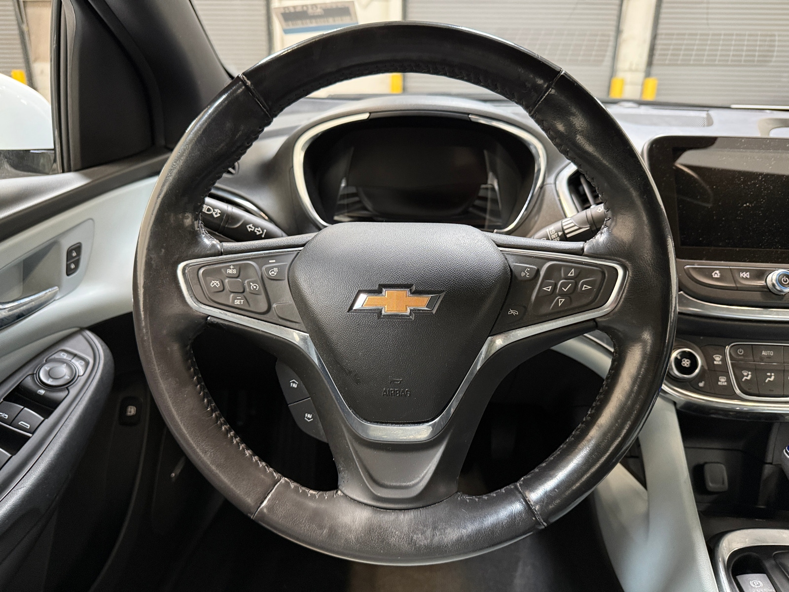Thumbnail: 2019 Chevrolet Volt - 4