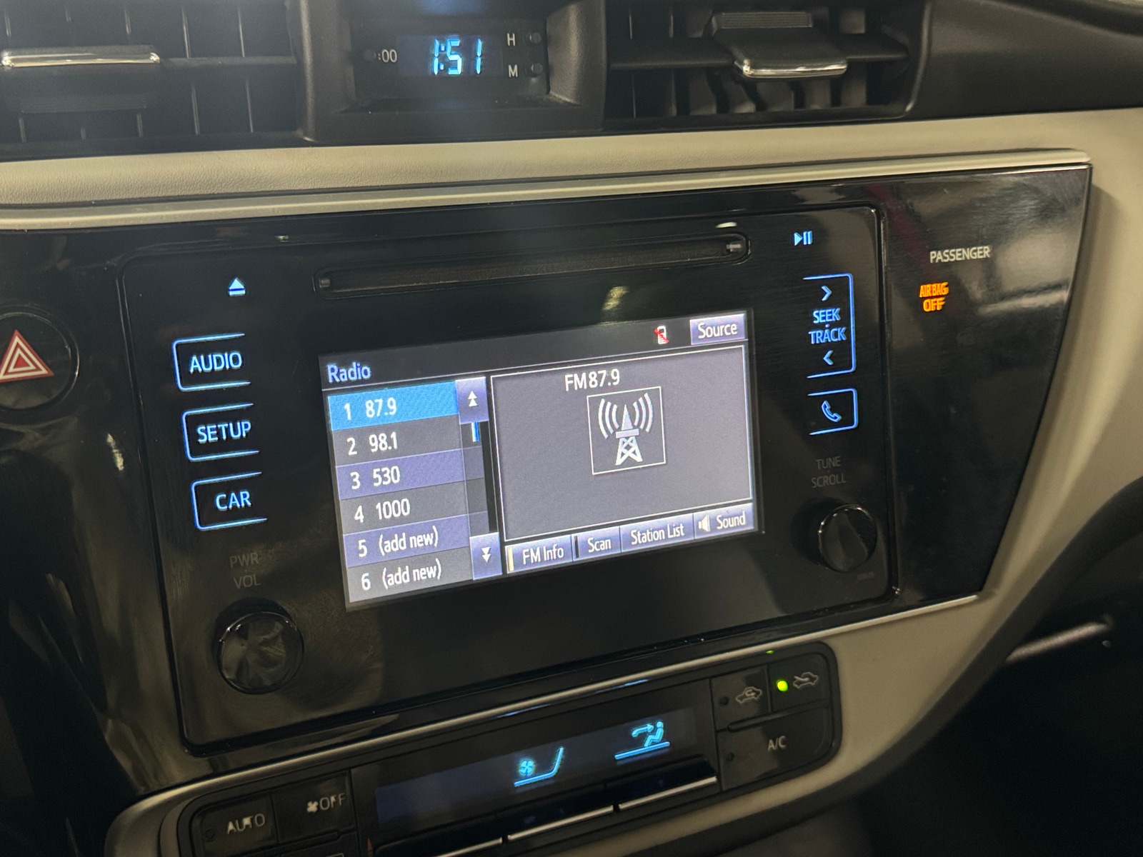 Thumbnail: 2017 Toyota Corolla - 4