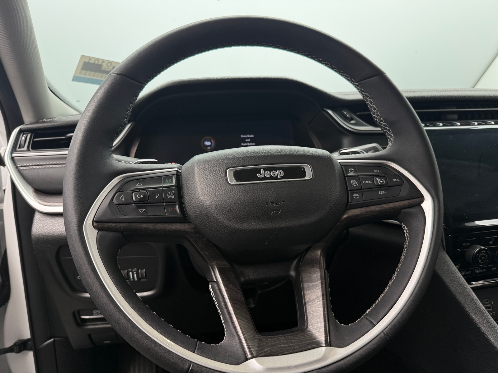 Thumbnail: 2023 Jeep Grand Cherokee - 4