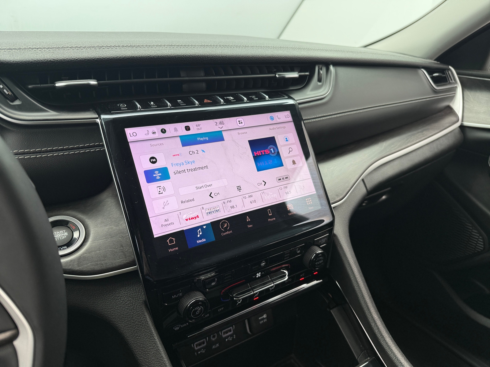 Thumbnail: 2023 Jeep Grand Cherokee - 3