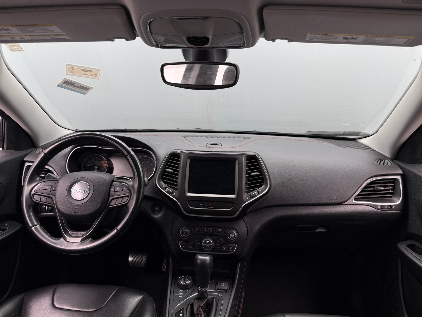 Thumbnail: 2019 Jeep Cherokee - 3