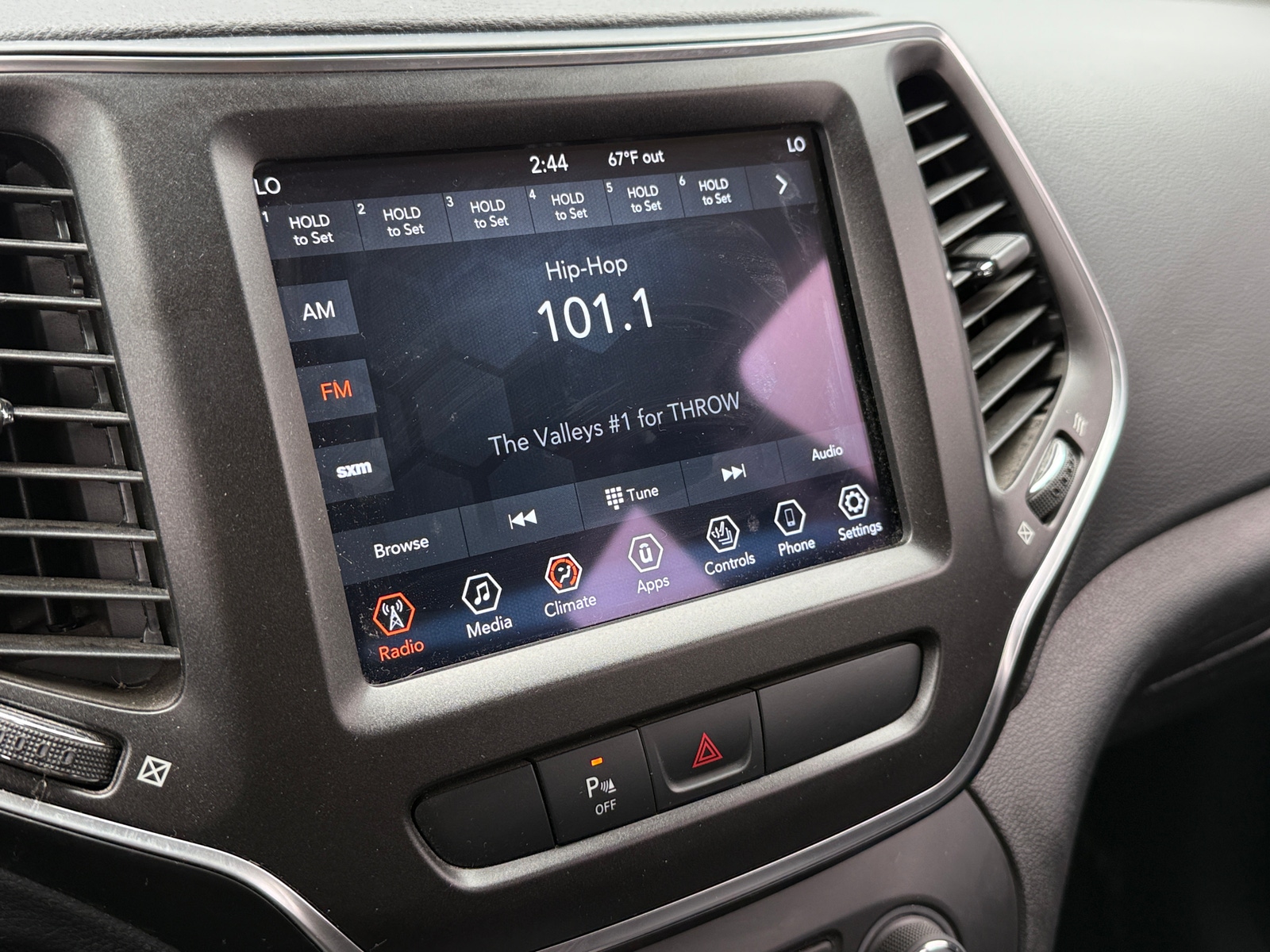 Thumbnail: 2019 Jeep Cherokee - 4