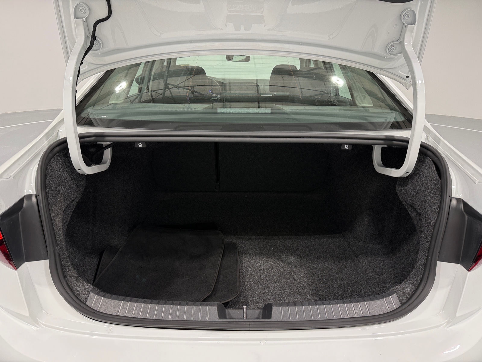 Thumbnail: 2024 Volkswagen Jetta - 7