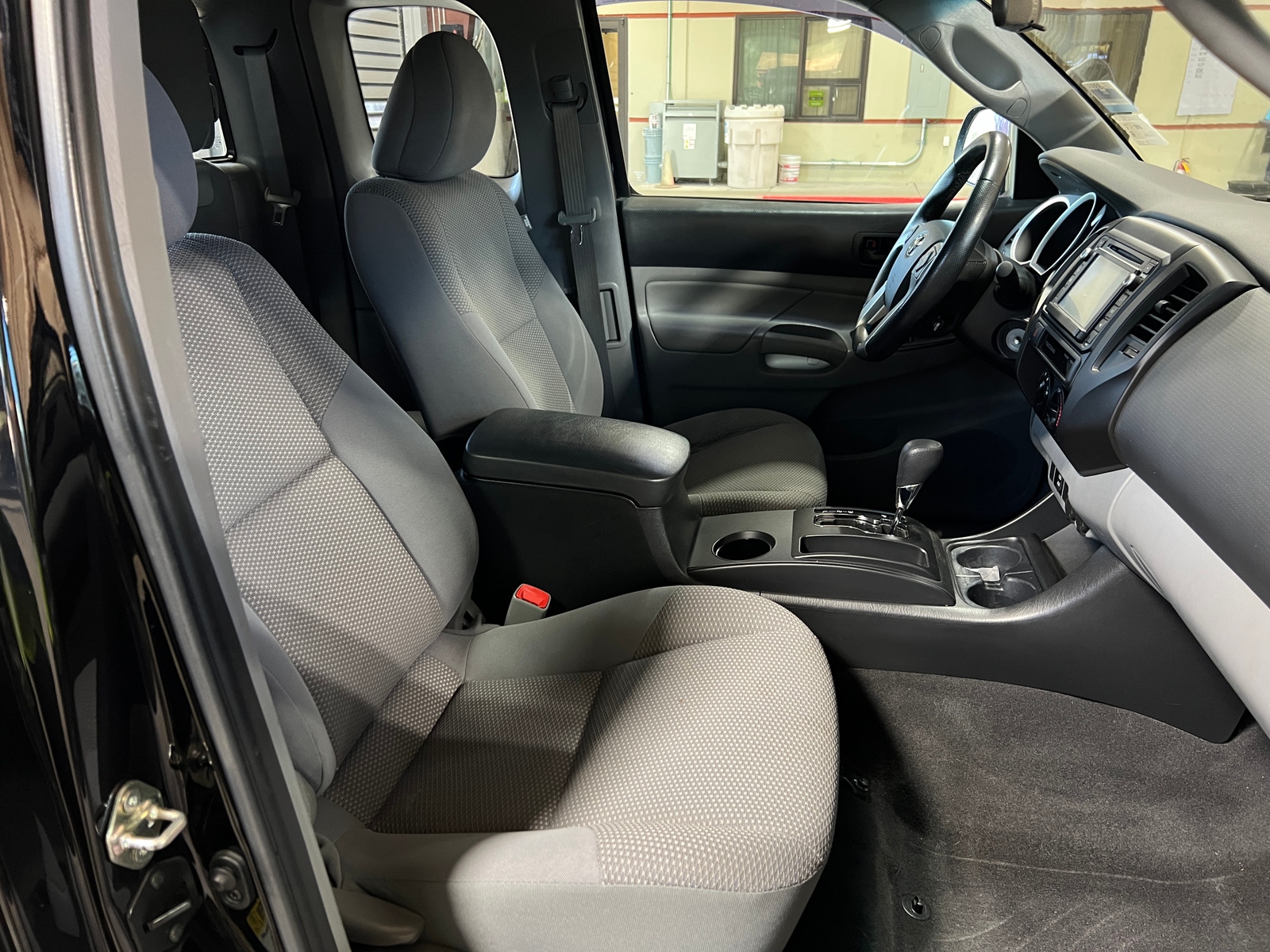 Thumbnail: 2015 Toyota Tacoma - 2