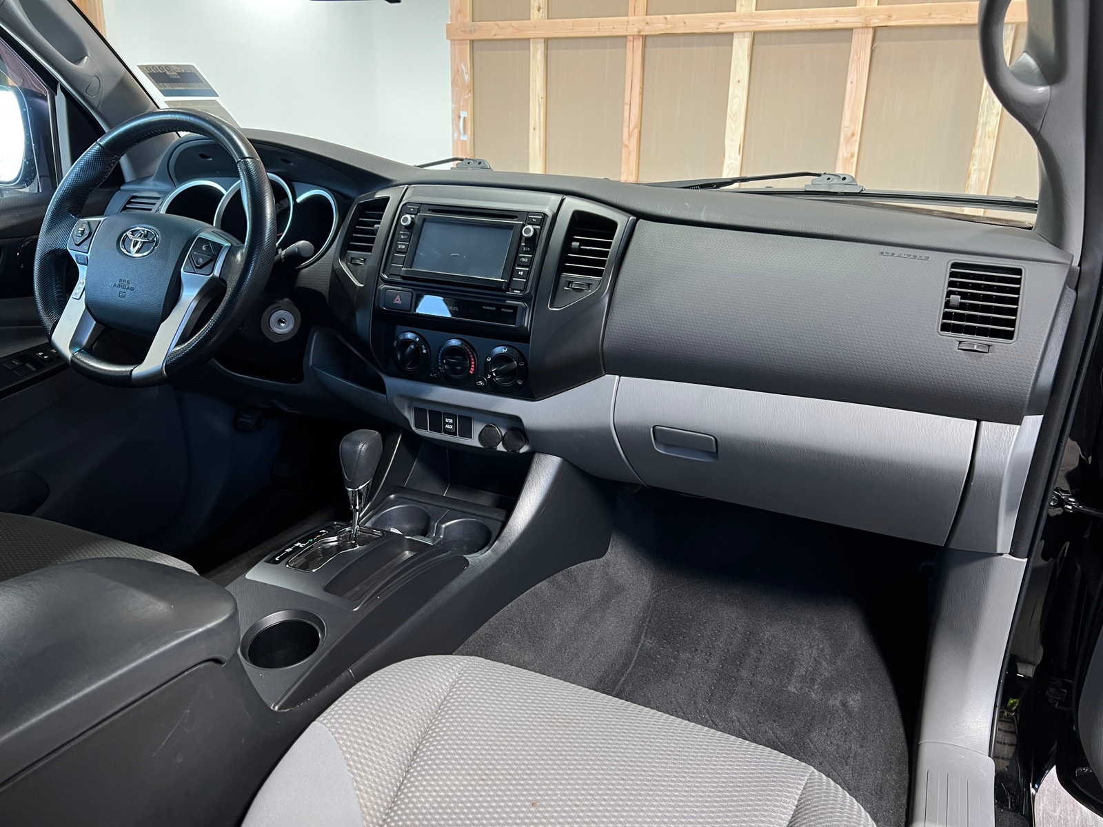 Thumbnail: 2015 Toyota Tacoma - 3