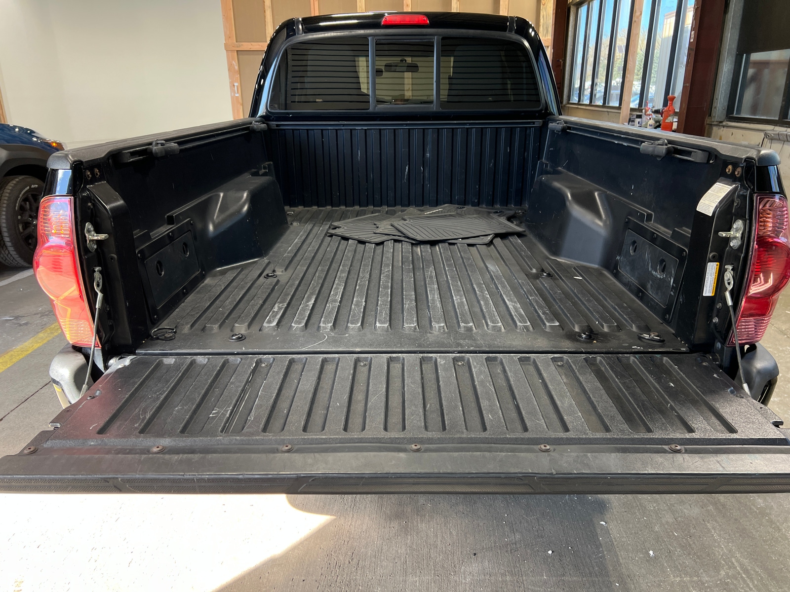 Thumbnail: 2015 Toyota Tacoma - 7