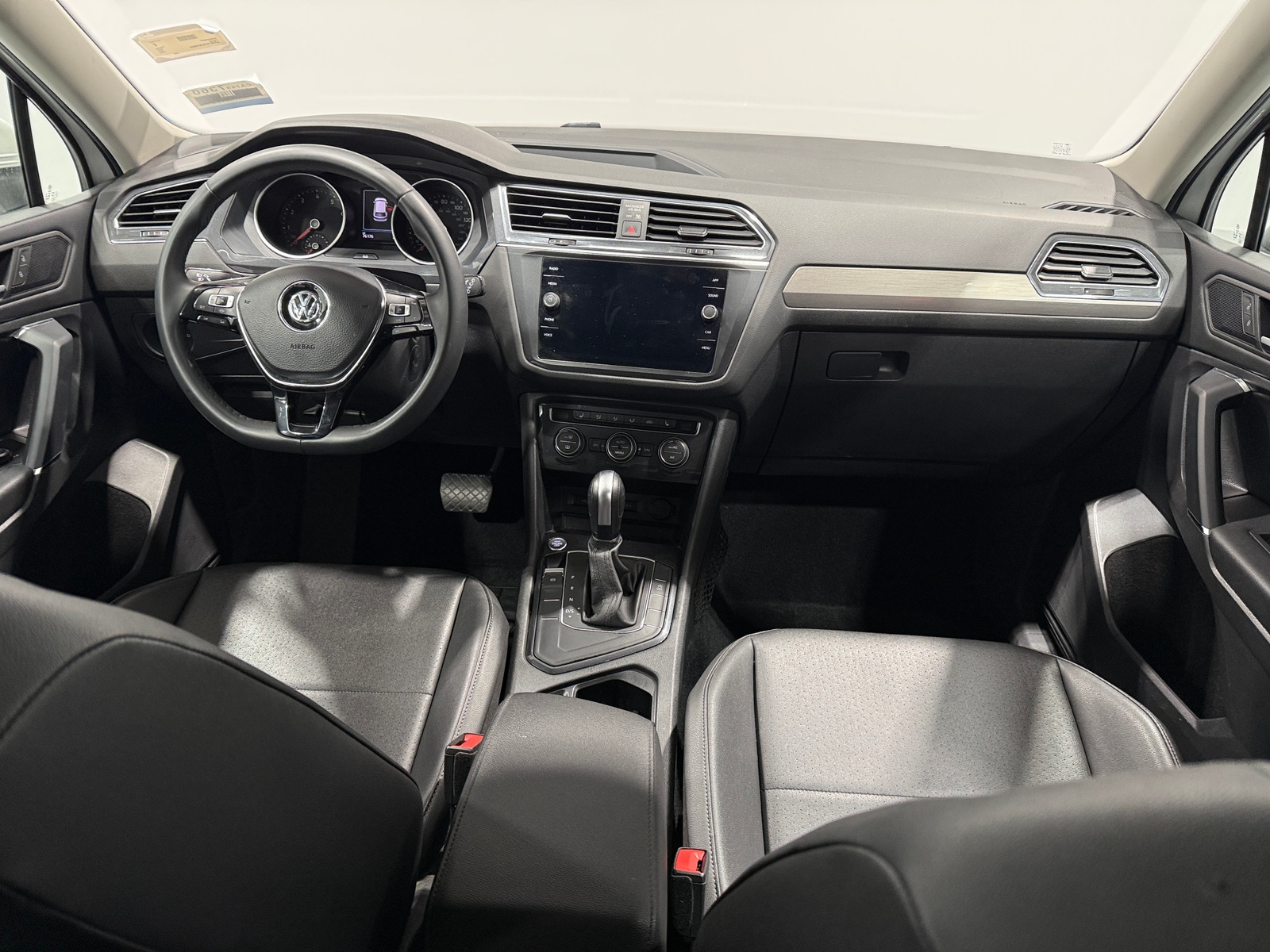 Thumbnail: 2020 Volkswagen Tiguan - 2