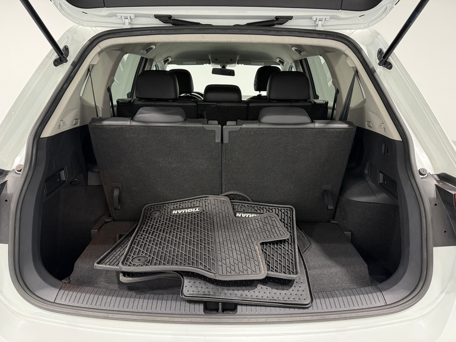 Thumbnail: 2020 Volkswagen Tiguan - 6