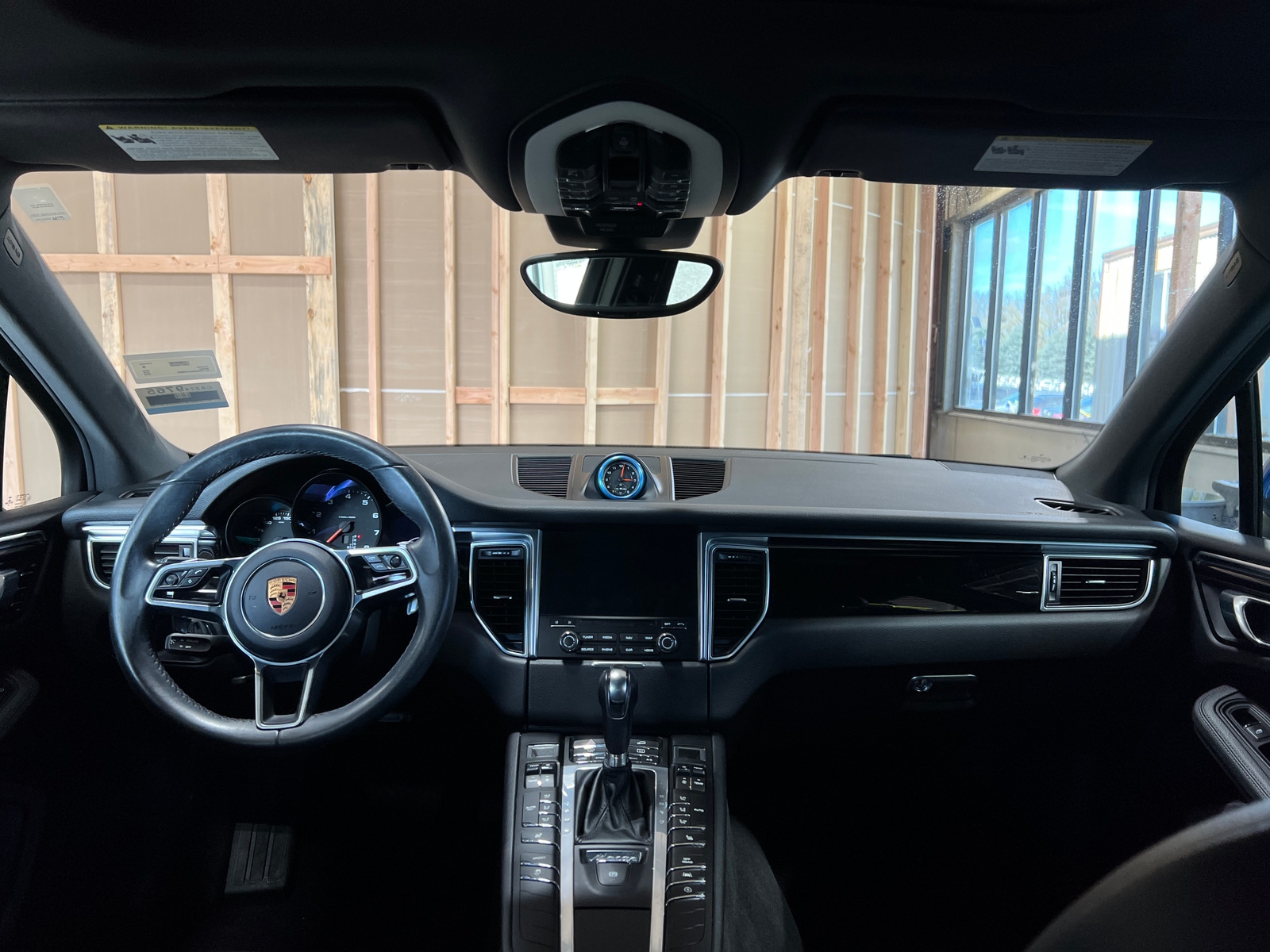 Thumbnail: 2018 Porsche Macan - 2