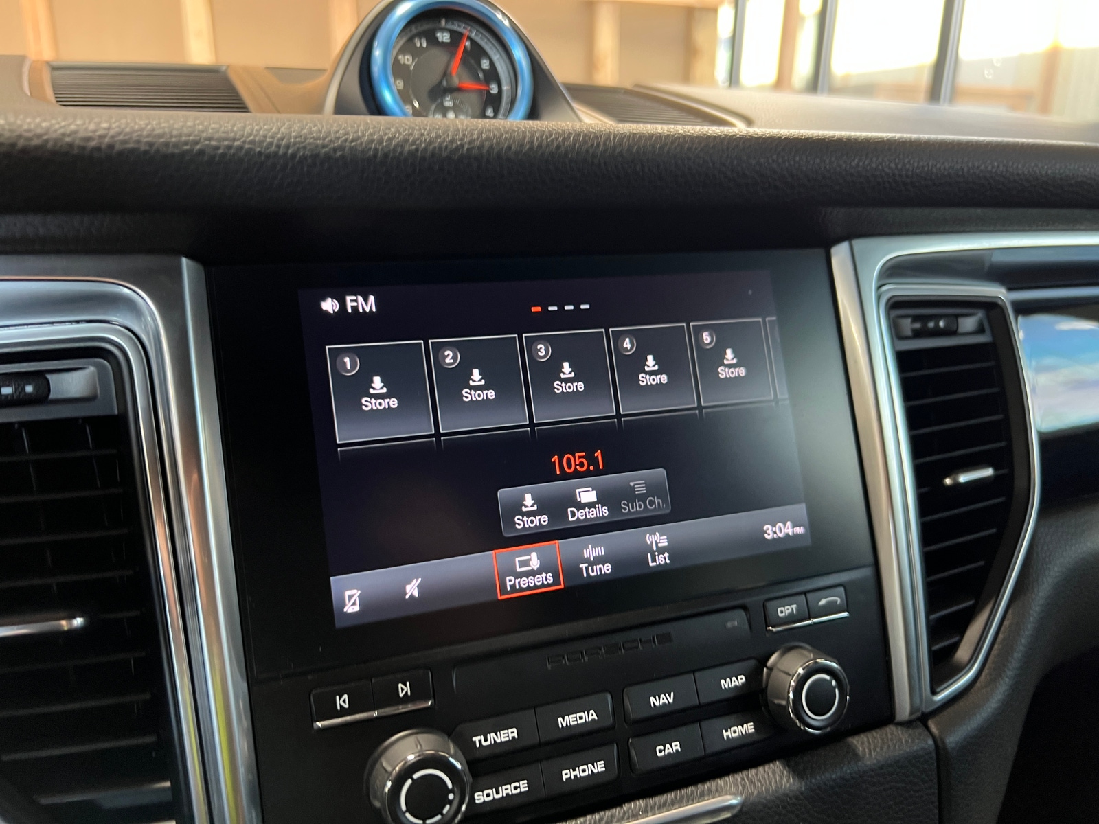 Thumbnail: 2018 Porsche Macan - 3