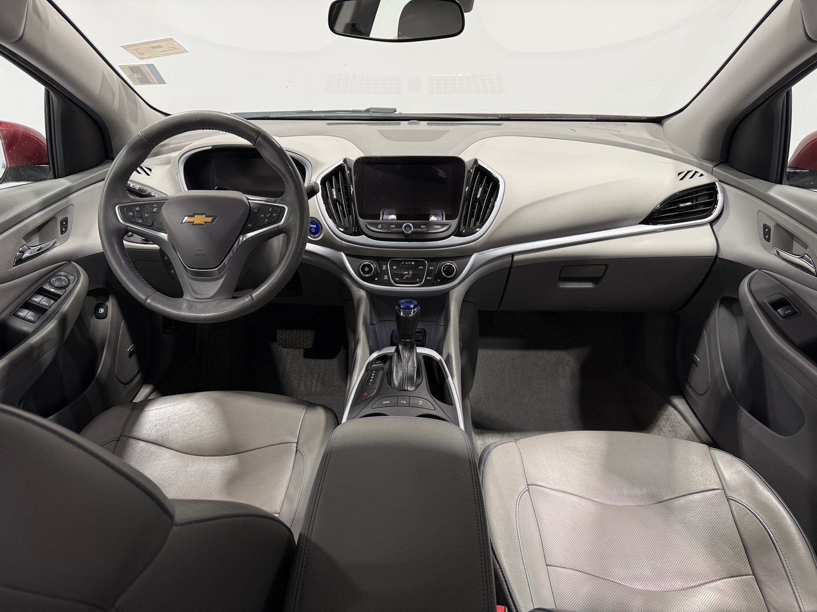 Thumbnail: 2018 Chevrolet Volt - 2