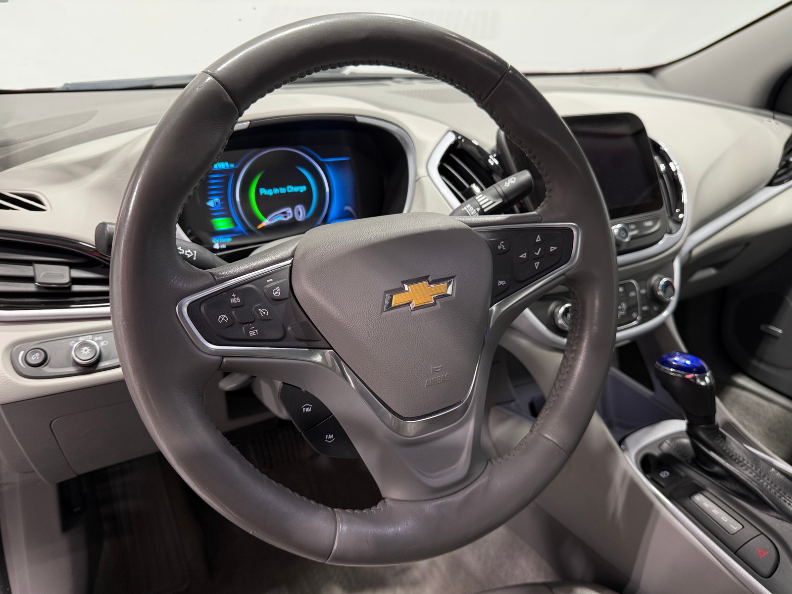 Thumbnail: 2018 Chevrolet Volt - 4