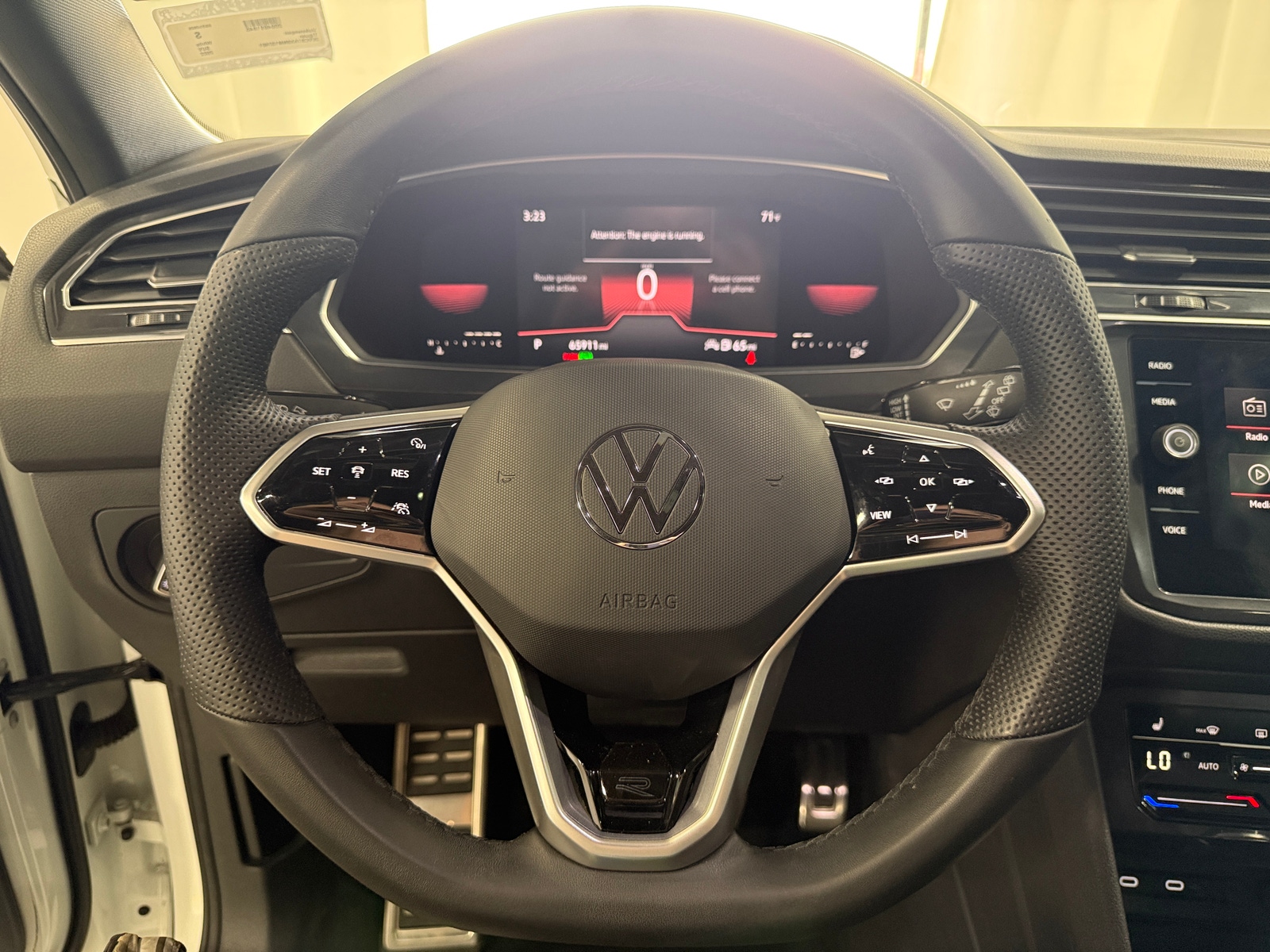 Thumbnail: 2022 Volkswagen Tiguan - 4