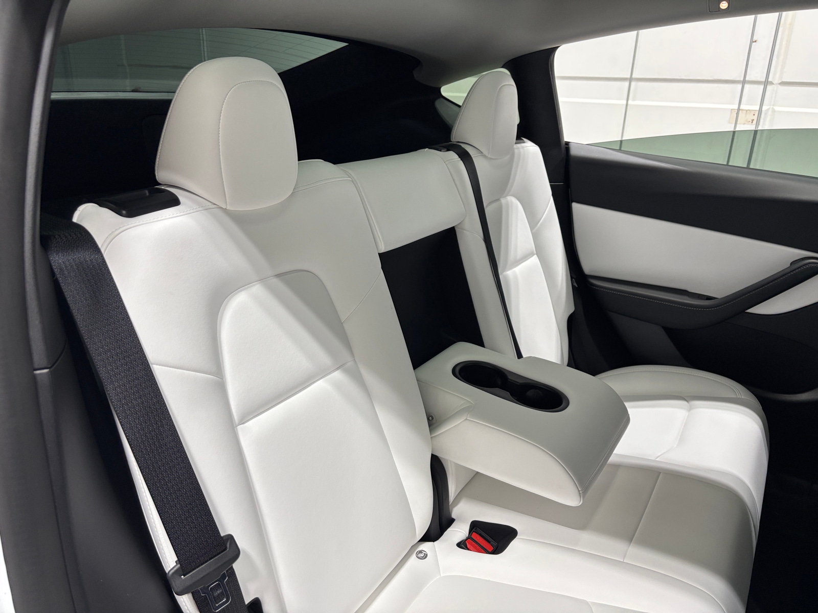 Thumbnail: 2022 Tesla Model Y - 4