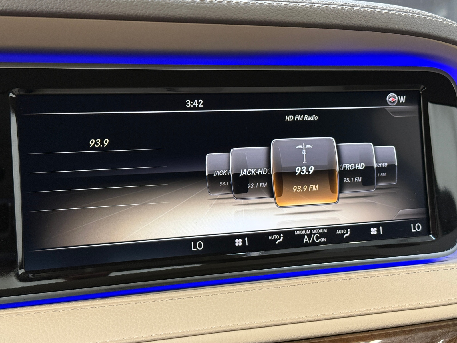 Thumbnail: 2014 Mercedes-Benz S-Class - 3