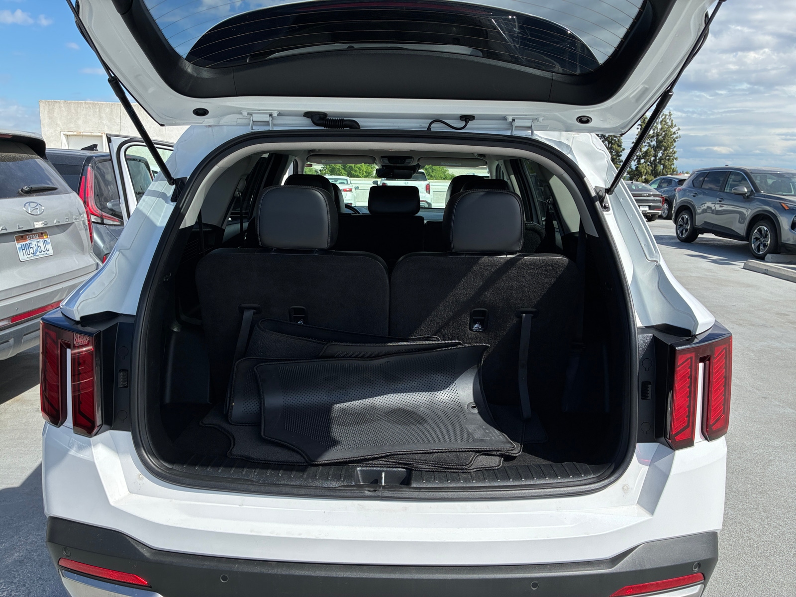 Thumbnail: 2024 Kia Sorento - 7