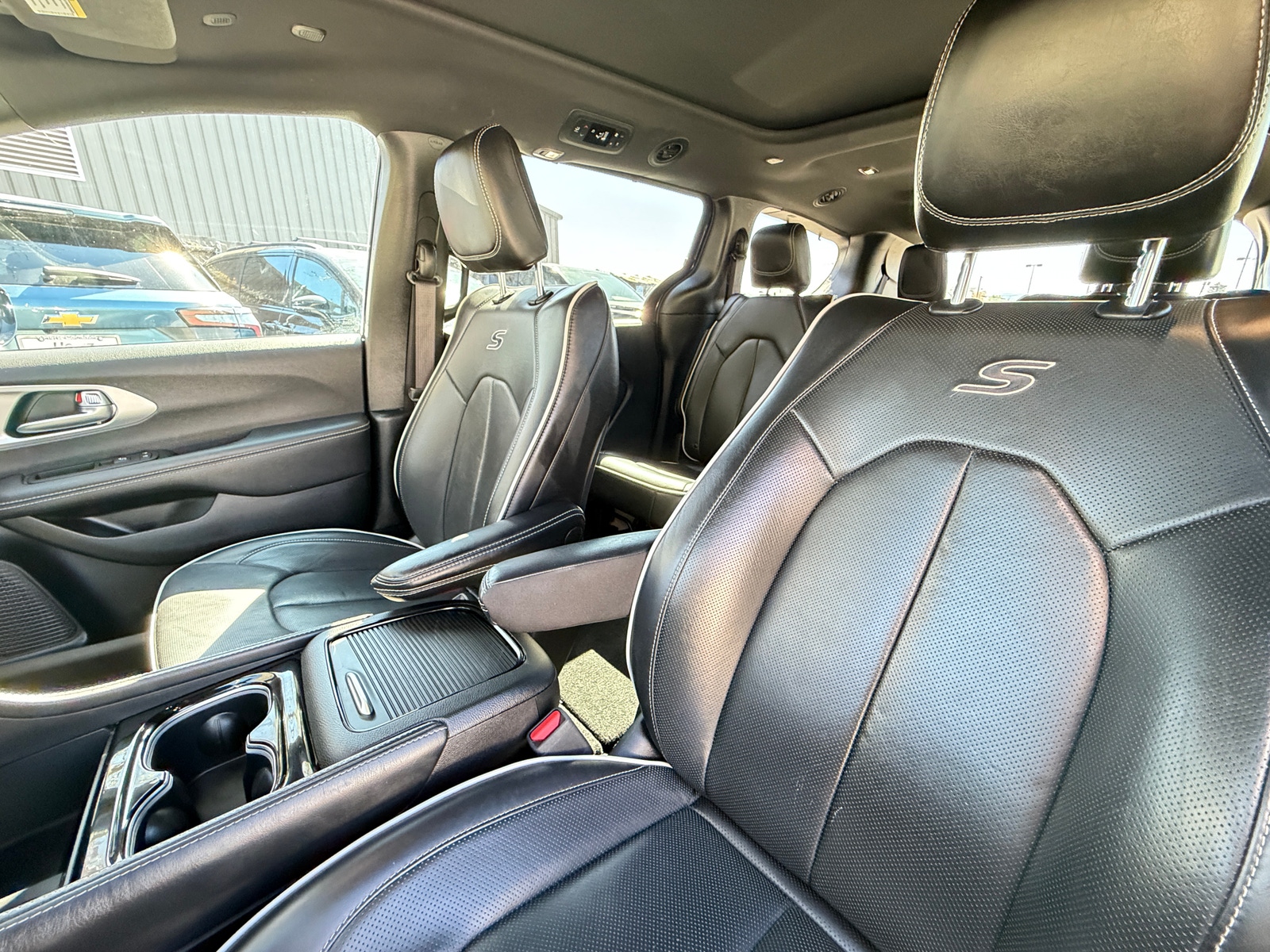 Thumbnail: 2025 Chrysler Pacifica - 2