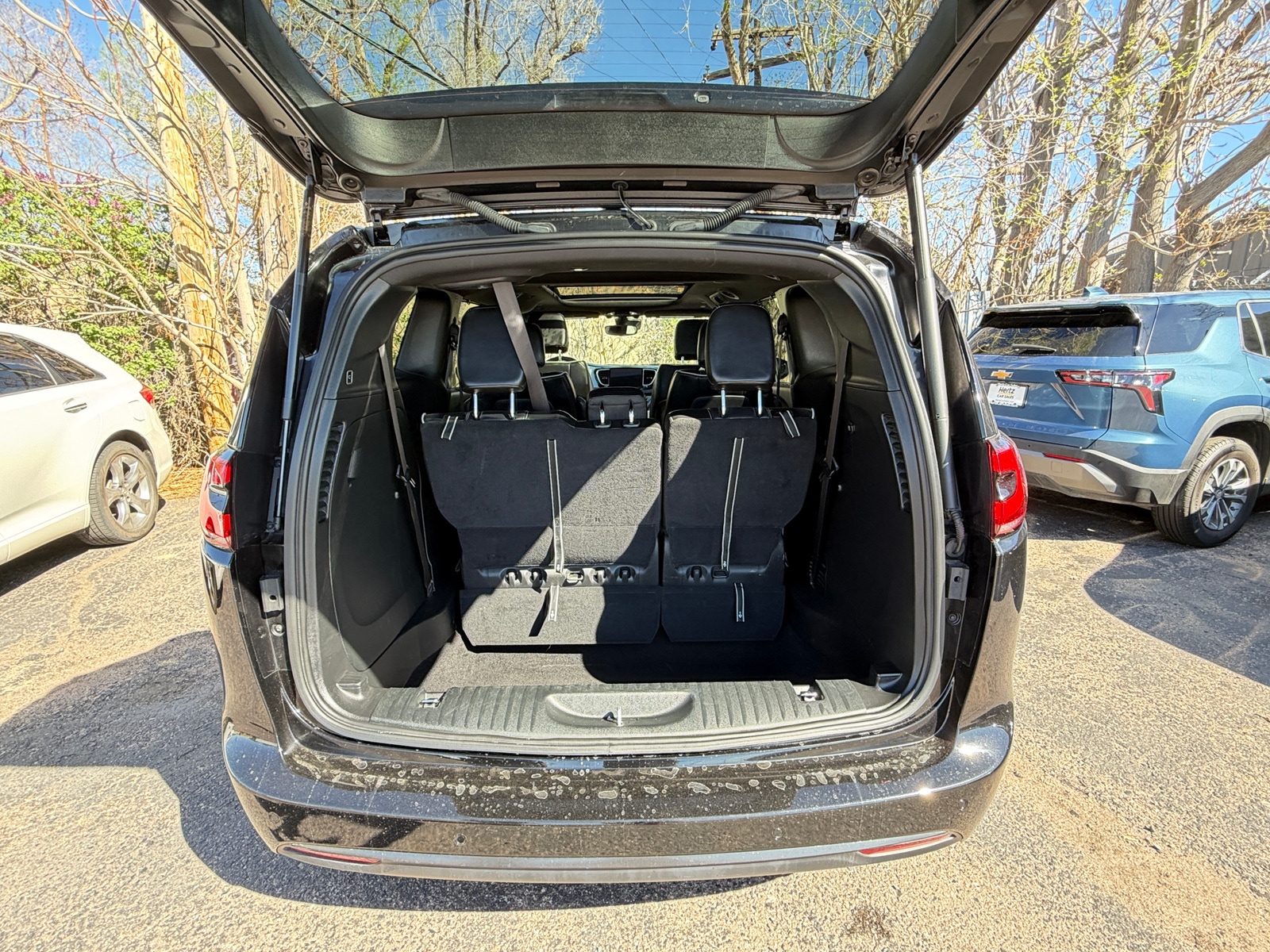 Thumbnail: 2025 Chrysler Pacifica - 6