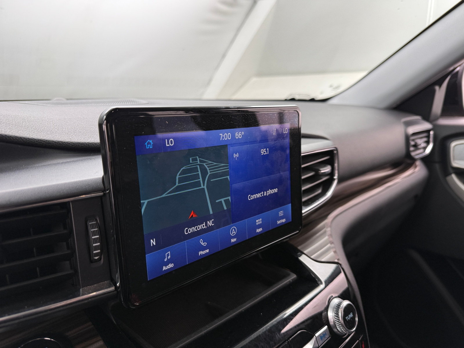 Thumbnail: 2024 Ford Explorer - 3