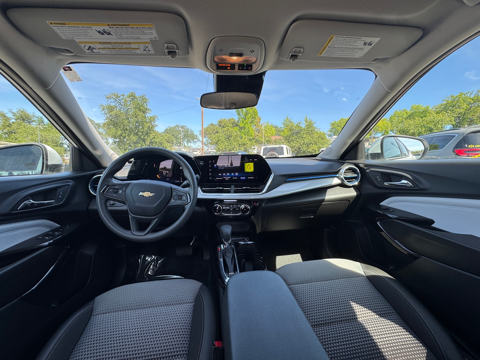 Thumbnail: 2025 Chevrolet Trax - 3