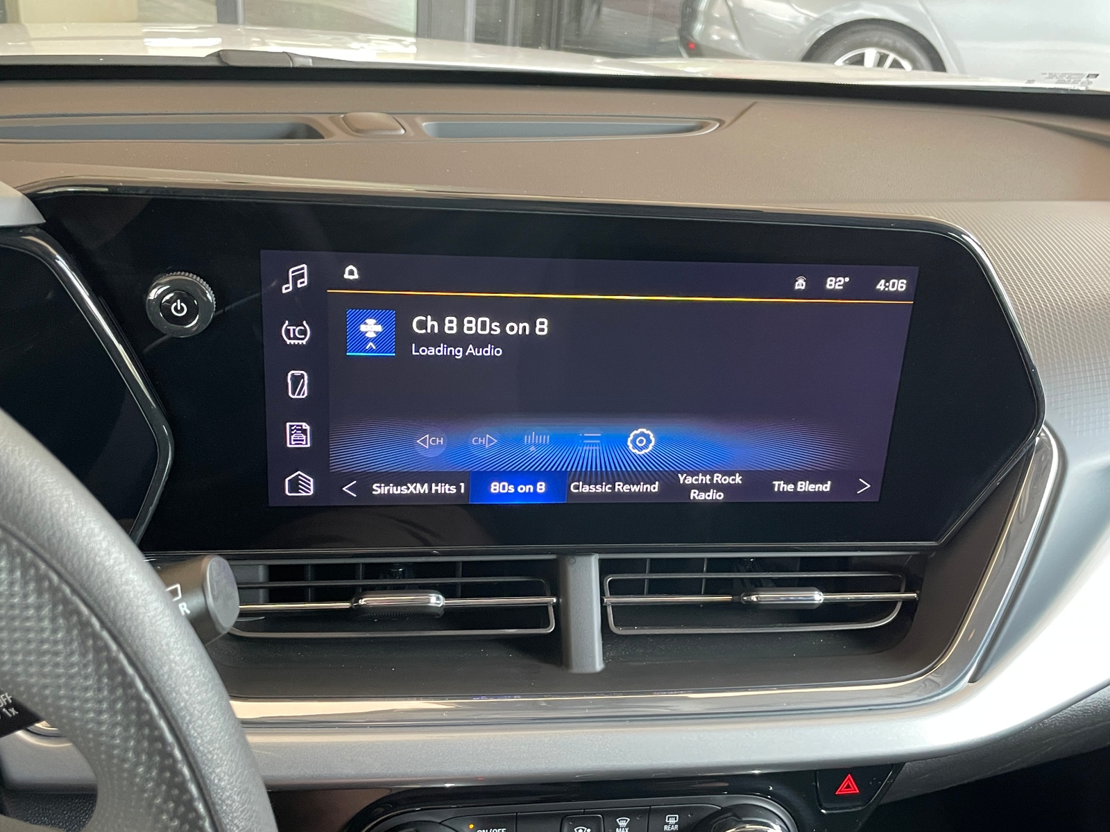 Thumbnail: 2025 Chevrolet Trax - 4