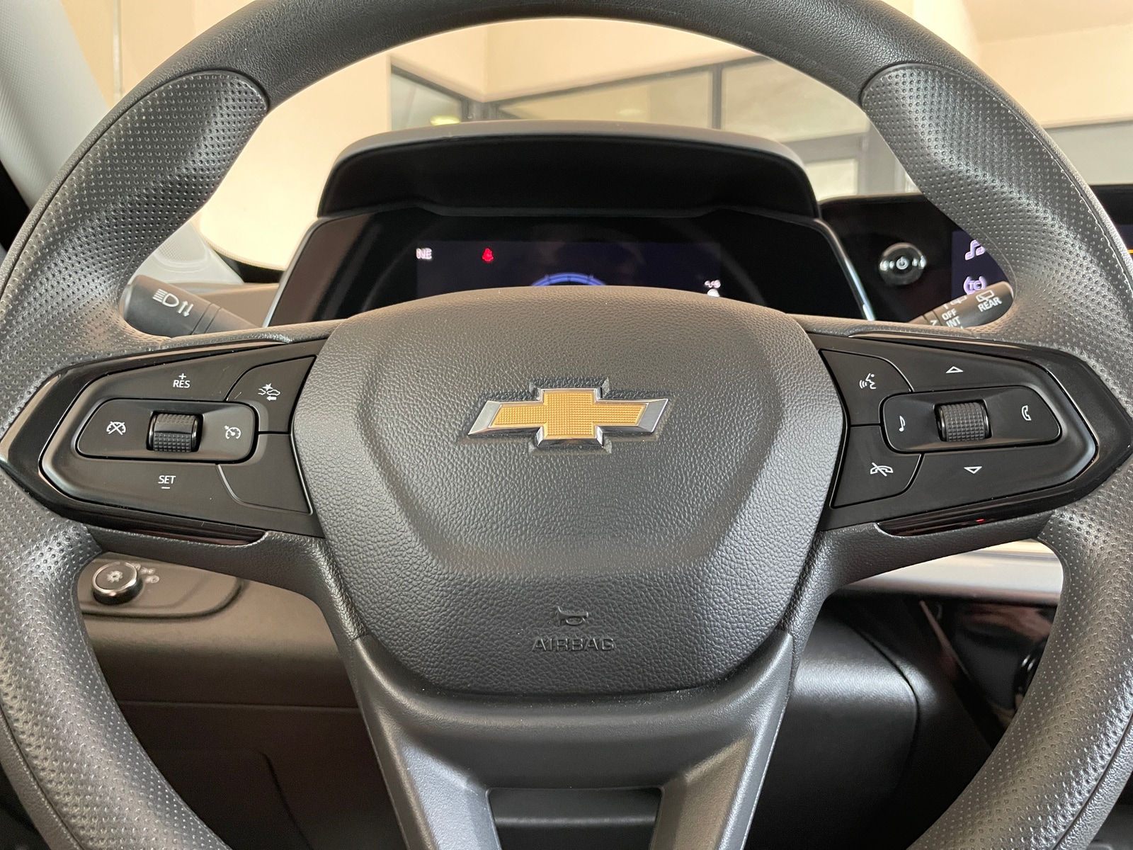 Thumbnail: 2025 Chevrolet Trax - 5