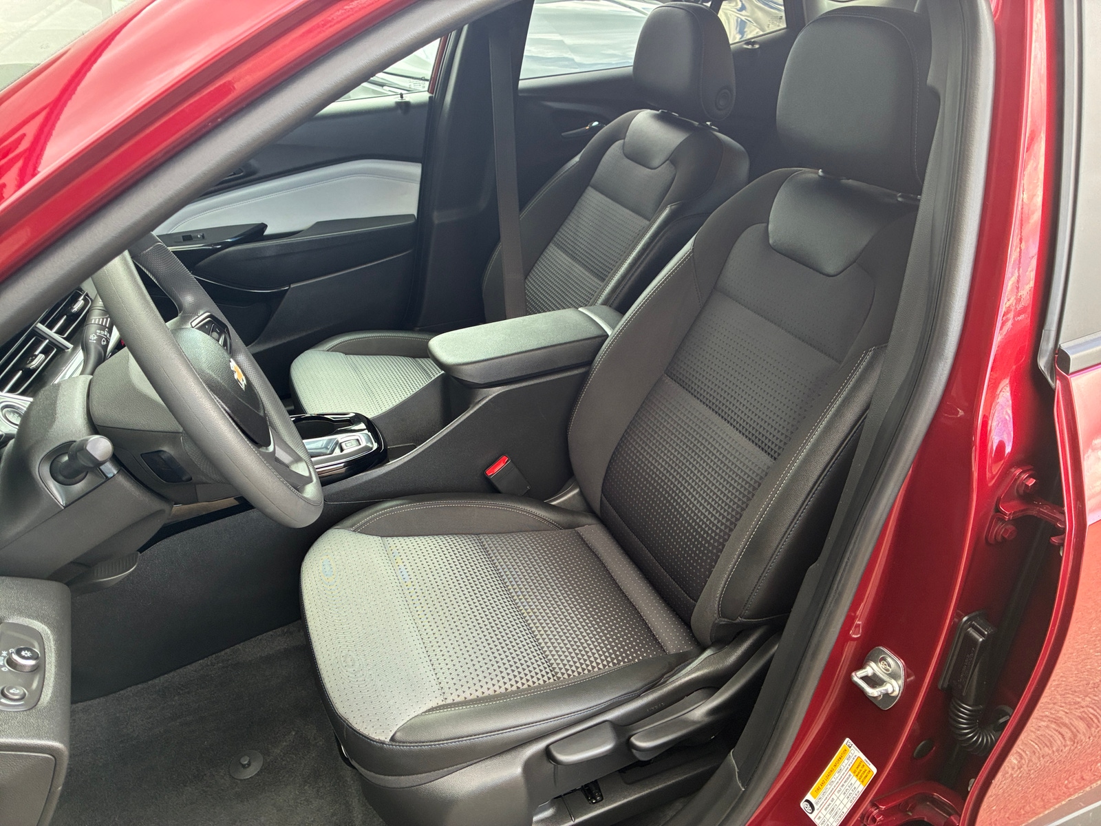 Thumbnail: 2025 Chevrolet Trax - 2