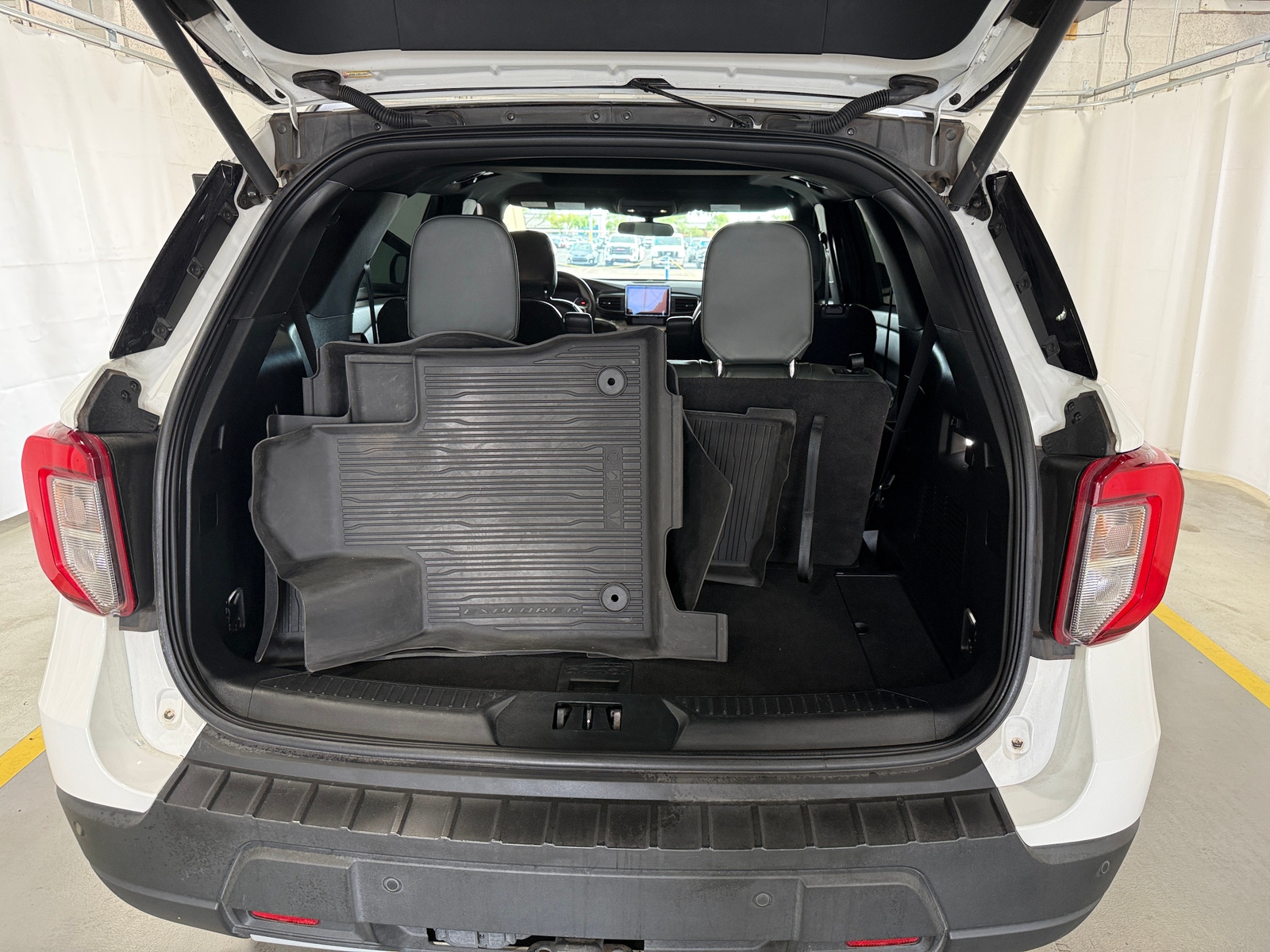 Thumbnail: 2023 Ford Explorer - 6