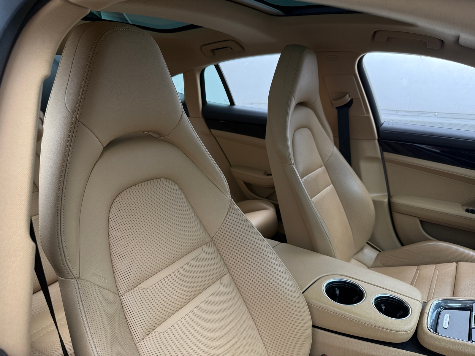 Thumbnail: 2020 Porsche Panamera - 2