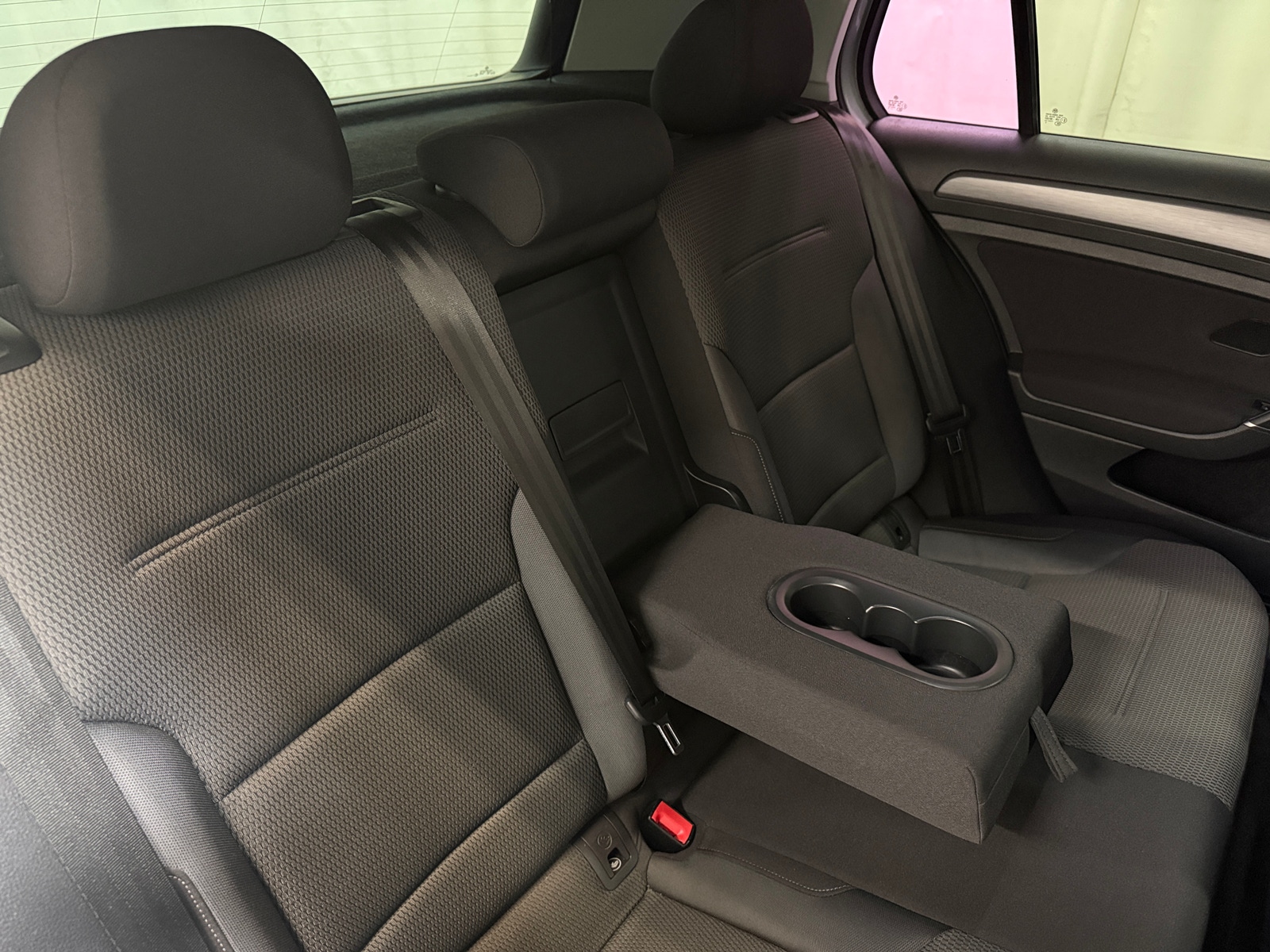 Thumbnail: 2019 Volkswagen e-Golf - 6