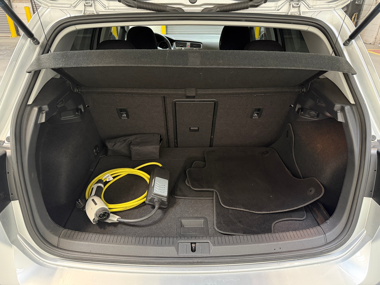 Thumbnail: 2019 Volkswagen e-Golf - 7