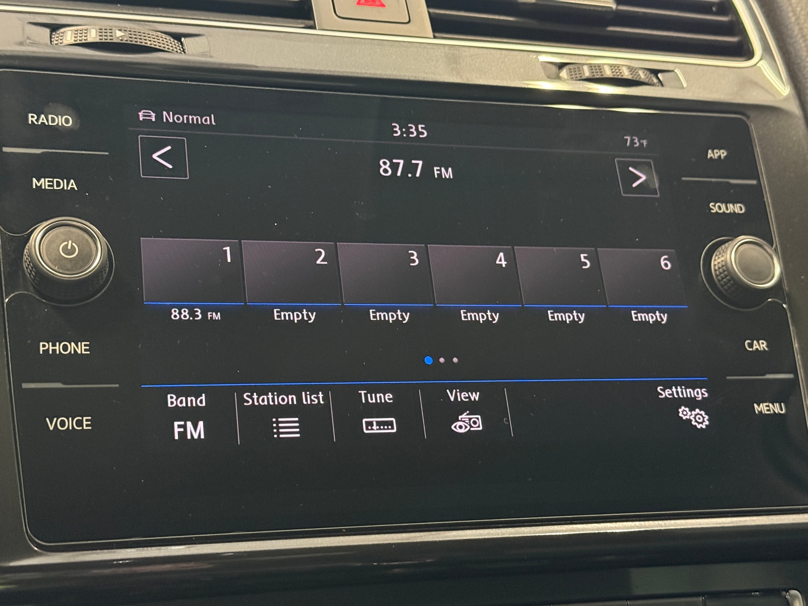 Thumbnail: 2019 Volkswagen e-Golf - 4