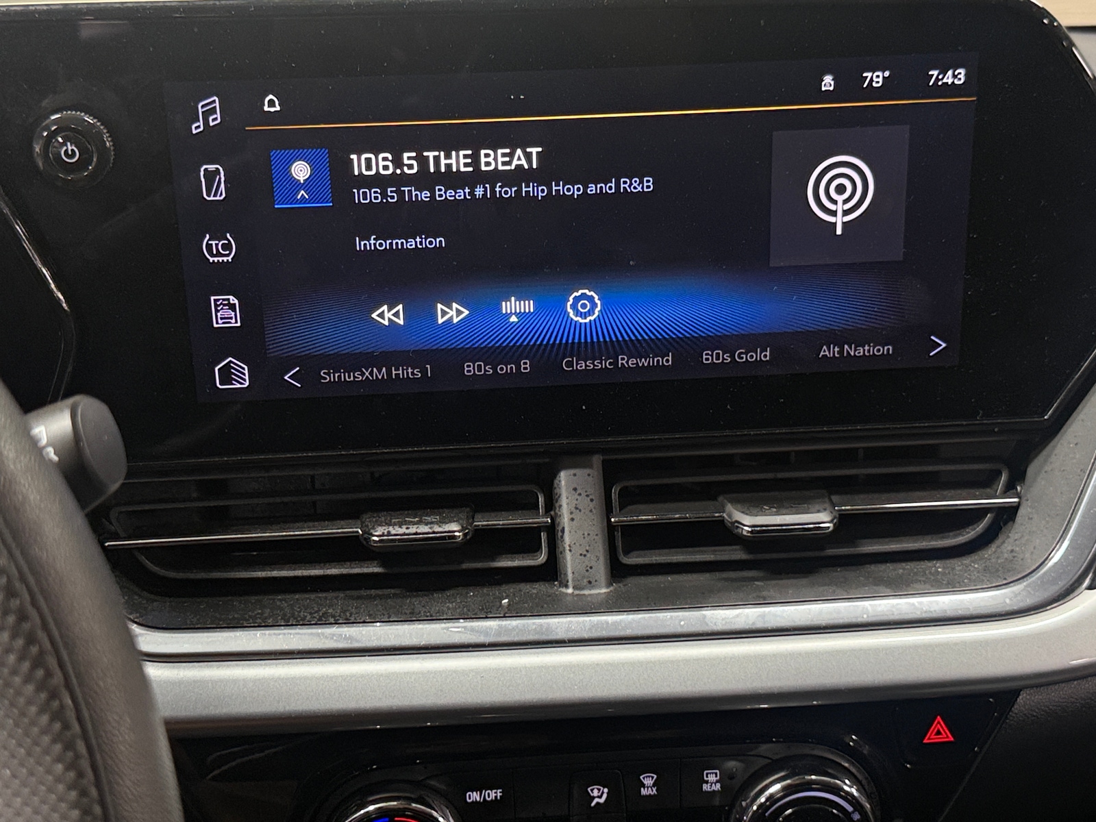 Thumbnail: 2025 Chevrolet Trax - 4