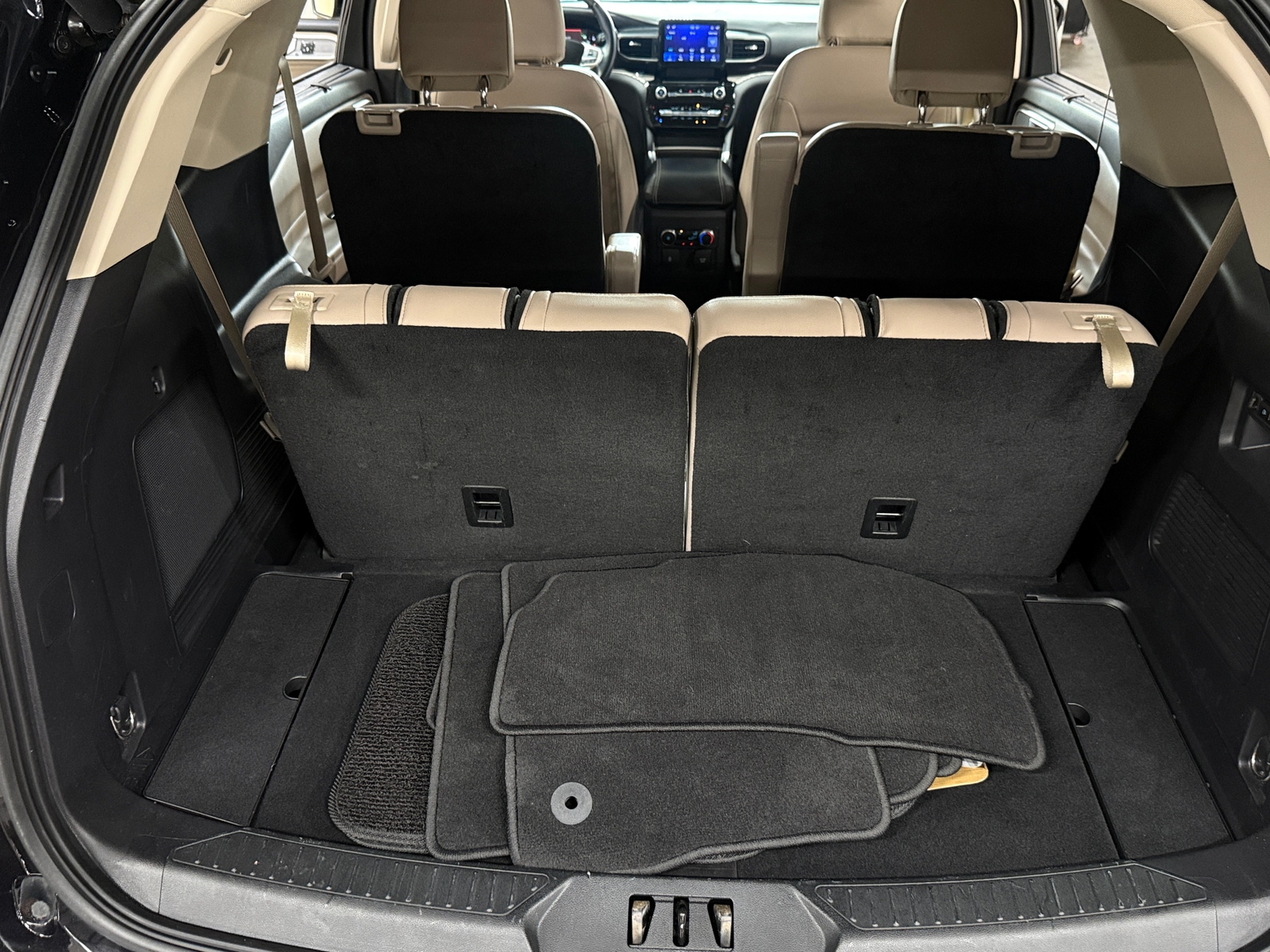 Thumbnail: 2022 Ford Explorer - 6