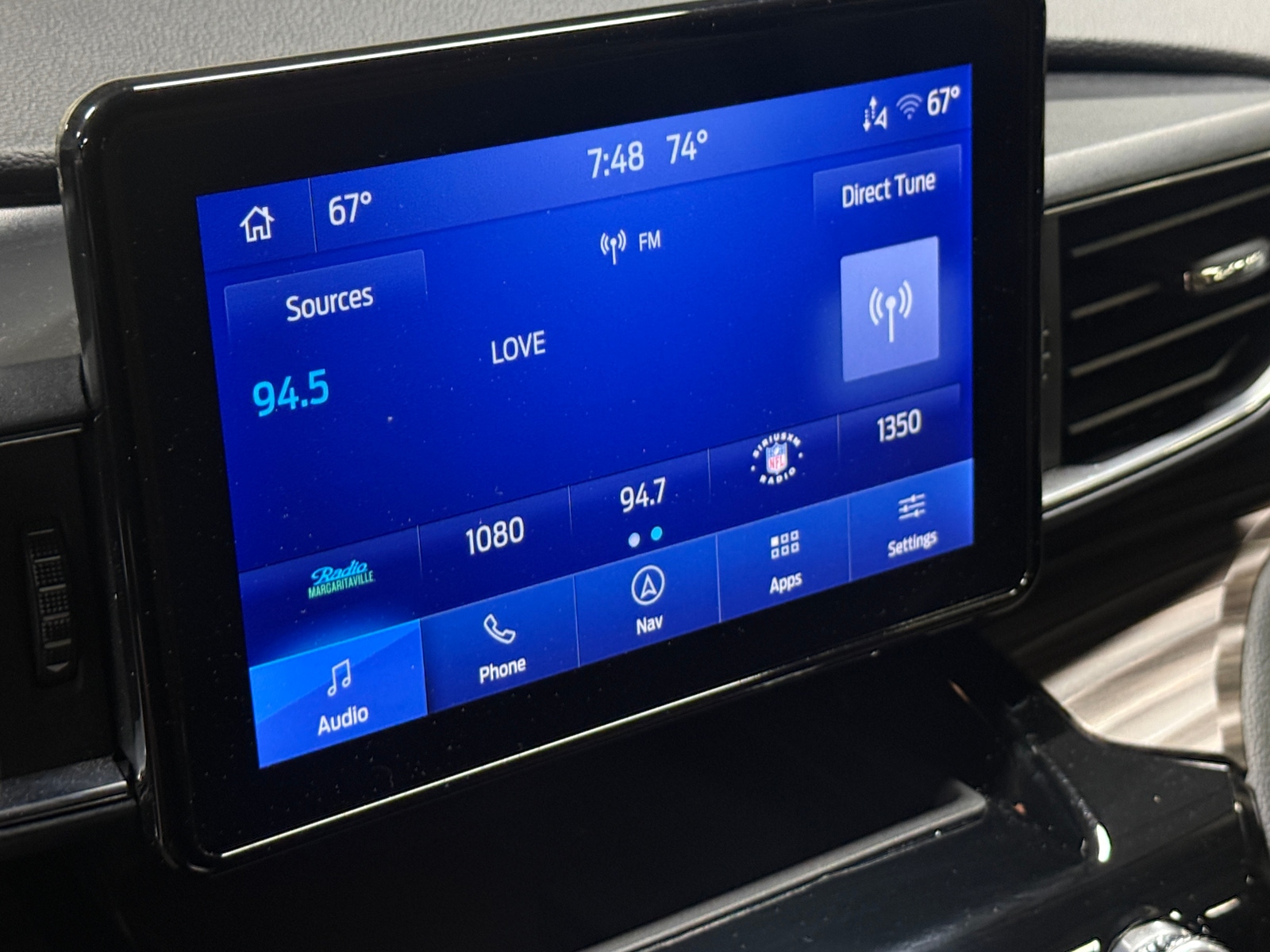 Thumbnail: 2022 Ford Explorer - 3