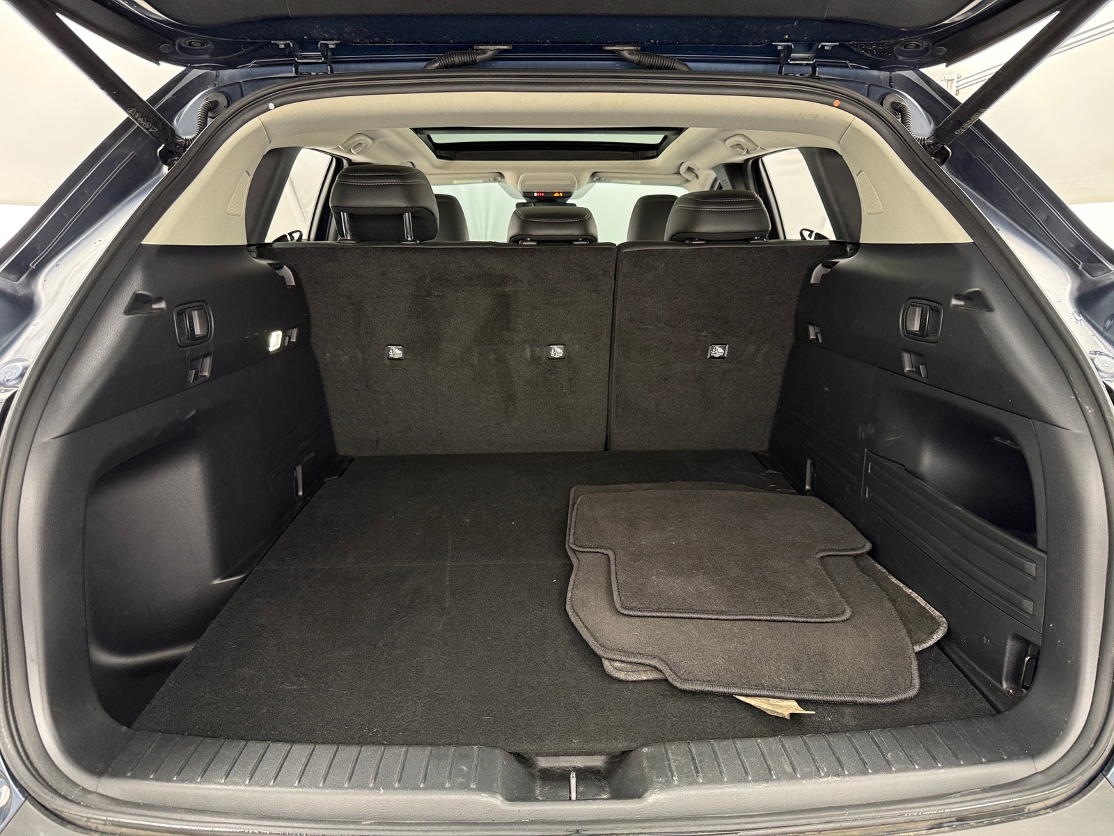 Thumbnail: 2025 Mazda CX-50 - 6