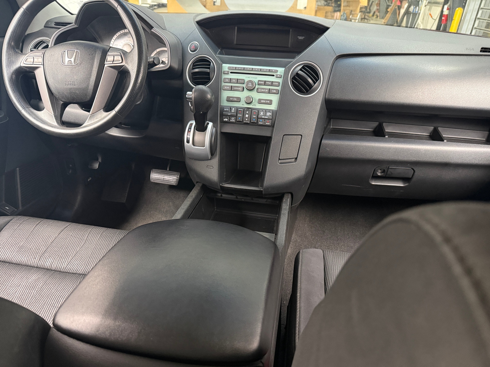 Thumbnail: 2010 Honda Pilot - 3