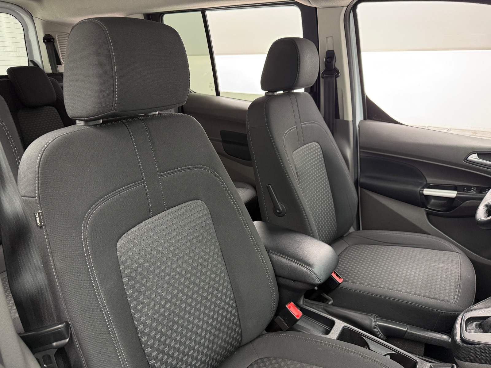 Thumbnail: 2019 Ford Transit Series - 2