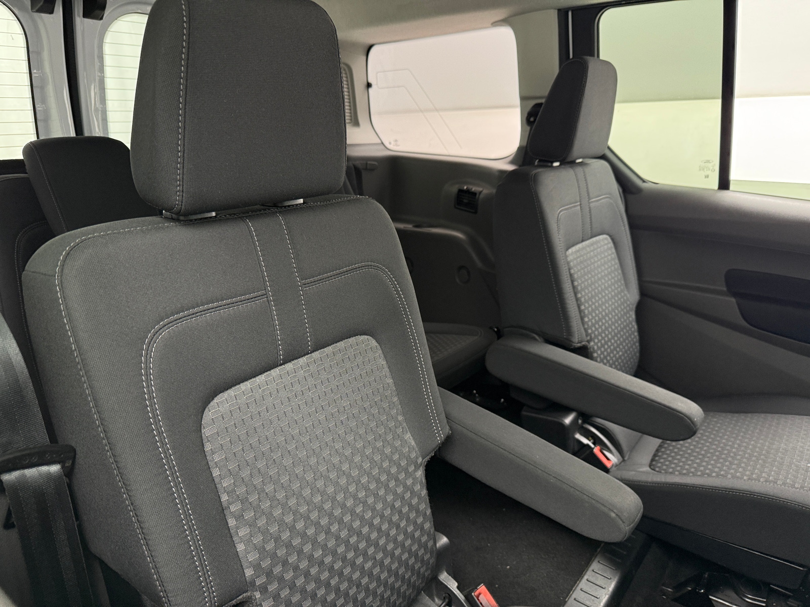 Thumbnail: 2019 Ford Transit Series - 6