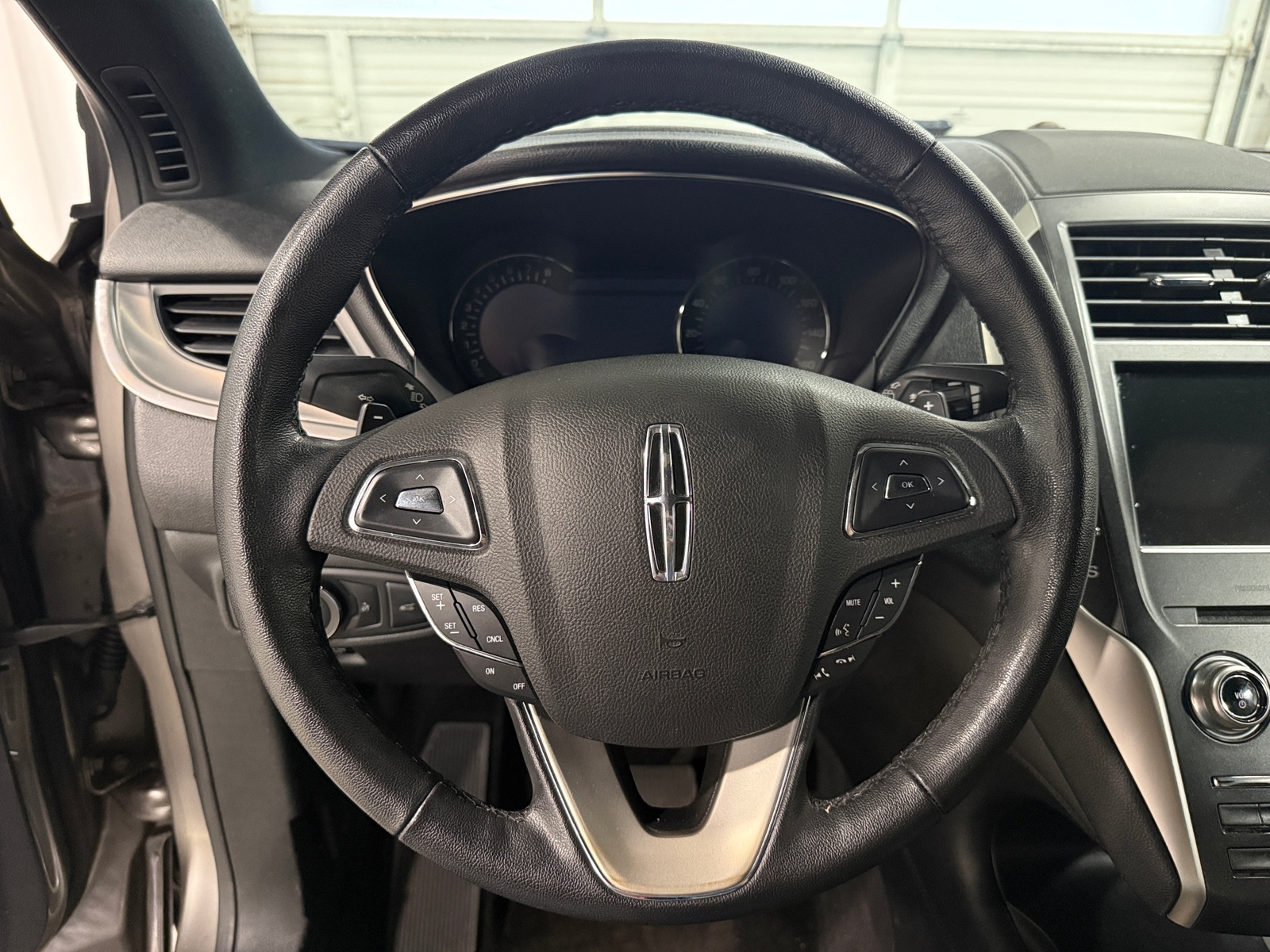 Thumbnail: 2017 Lincoln MKC - 4