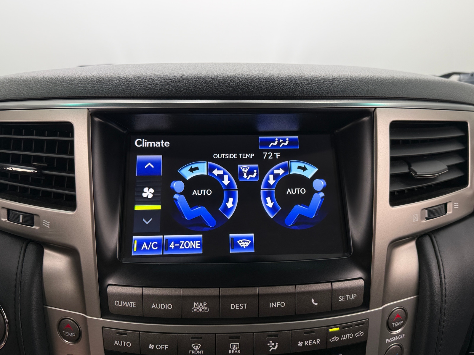 Thumbnail: 2015 Lexus LX - 3