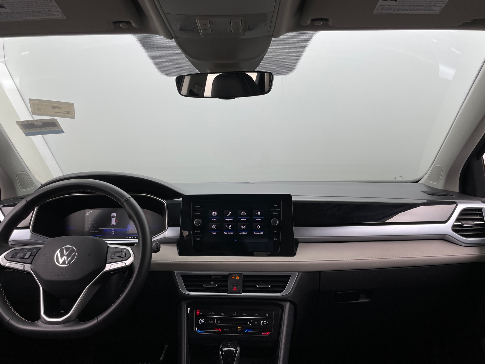 Thumbnail: 2025 Volkswagen Taos - 2