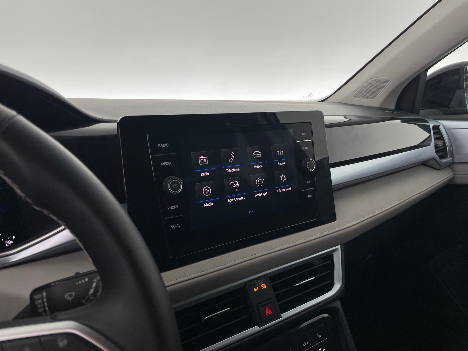 Thumbnail: 2025 Volkswagen Taos - 3