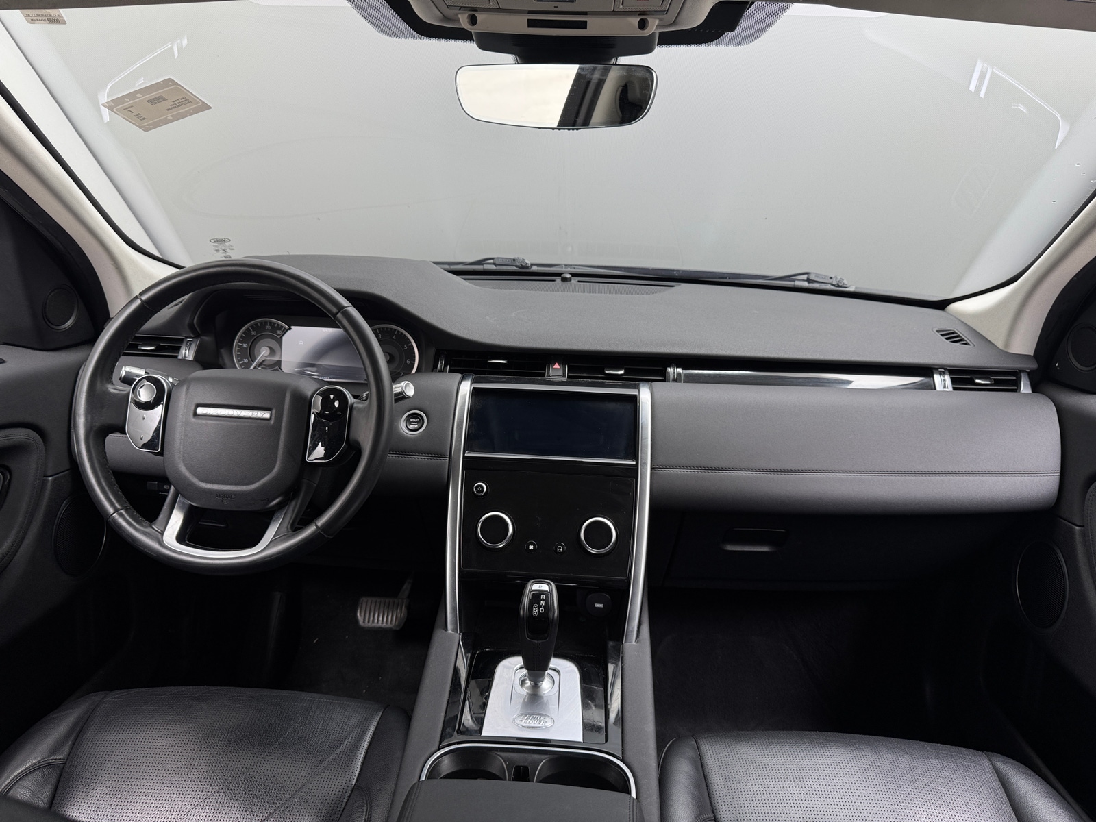 Thumbnail: 2020 Land Rover Discovery Sport - 2