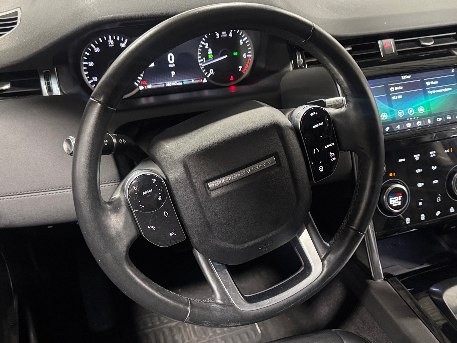 Thumbnail: 2020 Land Rover Discovery Sport - 4