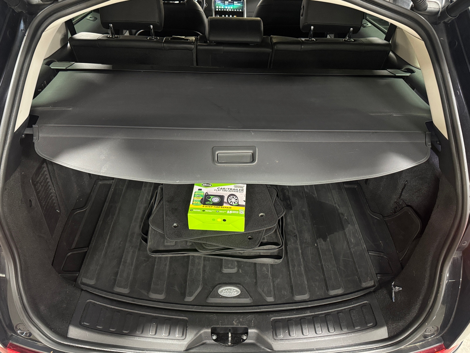 Thumbnail: 2020 Land Rover Discovery Sport - 6